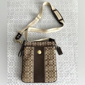 COACH CHELSEA SIG C KHAKI BROWN WITH BROWN LEATHER STRIPE SWINGPAK CROSSBODY EXC